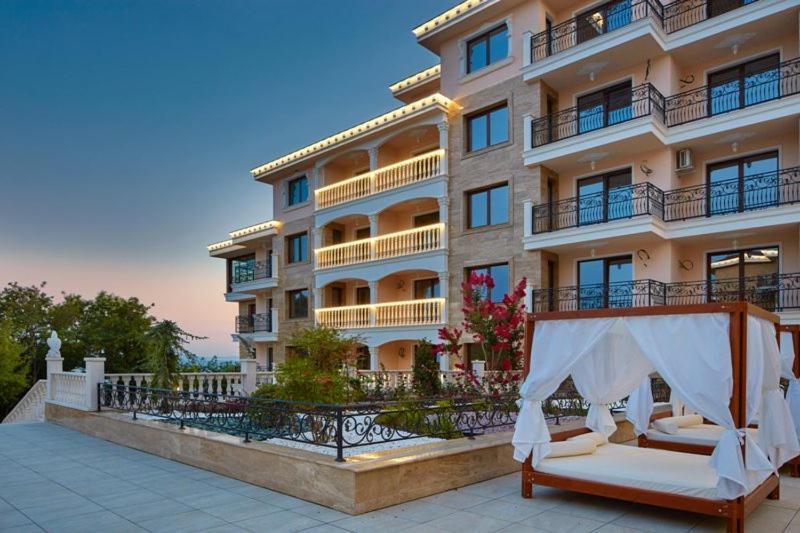 Valencia Gardens Deluxe Apartments Nesebar Bagian luar foto