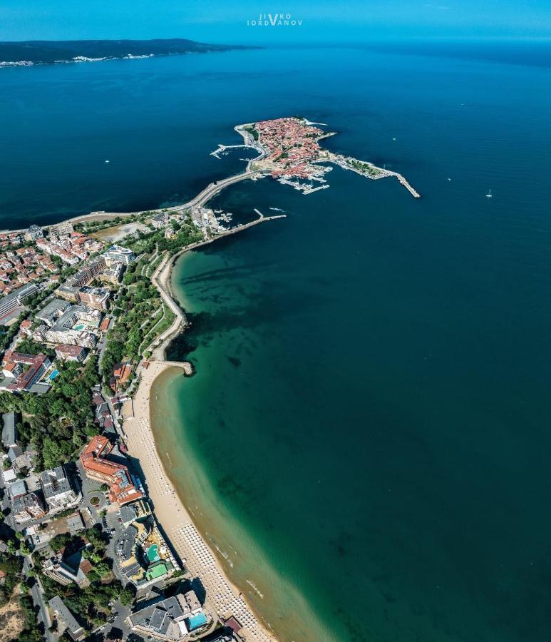 Valencia Gardens Deluxe Apartments Nesebar Bagian luar foto